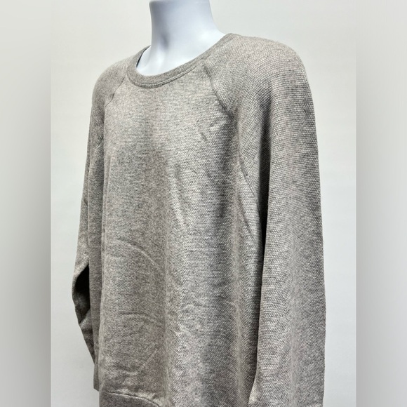 VINCE Men’s light gray wool Cashmere blend crew neck sweater size XXL. - Picture 7 of 13